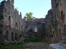 Raunos pilies griuvėsiai ir Raunos bažnyčia